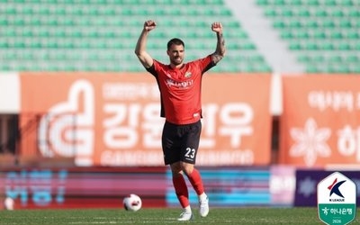 ‘9전 10기’ 강원FC 투혼의 시즌 첫 승...오렌지꽃이 드디어 활짝 피었다