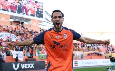 '결승골' 세레스틴 제주SK 시즌 첫승 -코스타 데뷔승 안겼다